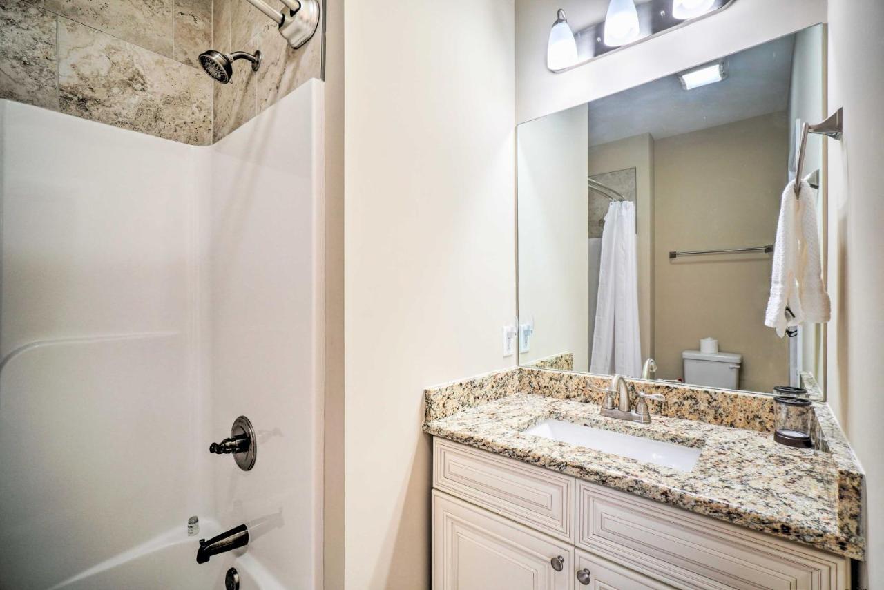 Chic Townsend Condo With Saltwater Pool! Екстер'єр фото